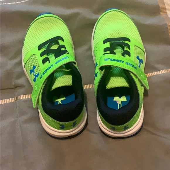 Under Armour Kids Sneakers - Picture 2 of 3